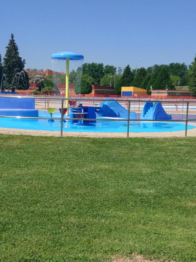 Chalet En El Orbigo La Bañeza Εξωτερικό φωτογραφία